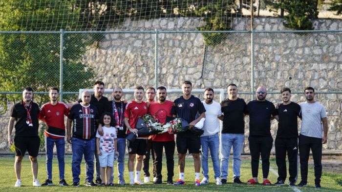 Taraftarlardan Burak Yılmaz'a hoşgeldin ziyareti